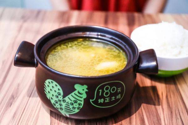 中式快餐之王老乡鸡频造爆款,危机之下企业如何逆袭?