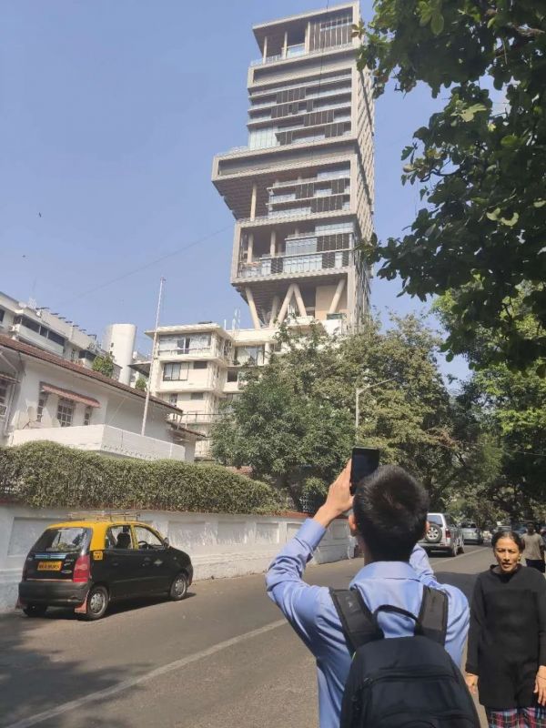 停航、 宵禁、银行爆雷,中国放贷人在国外“扛”疫