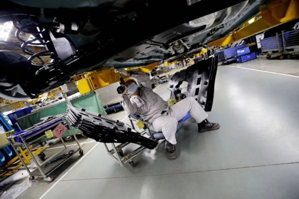 120座工厂停产,全球车市遭遇罕见“倒春寒”,中国市场渐渐转暖