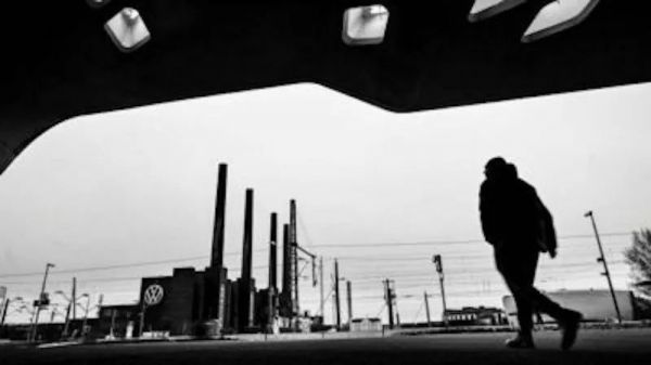 欧美车企的艰难时刻：大众日亏22亿或被迫裁员，停工致欧洲110万人受影响