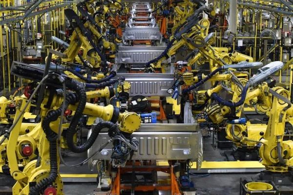 欧美车企的艰难时刻：大众日亏22亿或被迫裁员，停工致欧洲110万人受影响