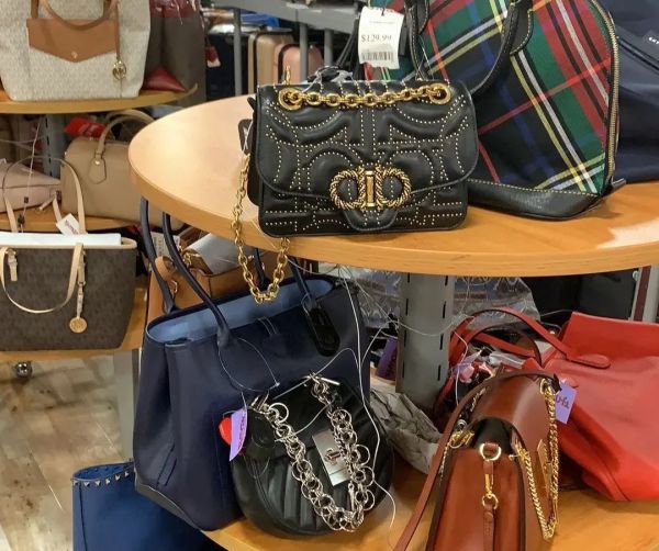 ​市值干翻44个王府井，美国最大折扣百货越萧条越火爆