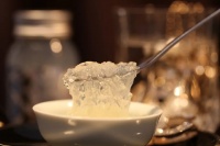 我试了三次，靠3个模型，终于把燕窝做成像奶茶一样的产品