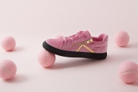 倡导无龄无边界，「KOKOLU」用丝绒鞋敲开舒适服饰市场