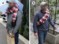 解放双手，这个可穿戴蛇形机器人能撑伞能拿快递，还有点时尚