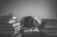 瑞幸裁掉了毕业生的胆