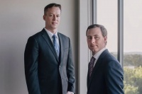 为什么不要投资汽车和航空业，但却应该买法拉利和爱马仕？