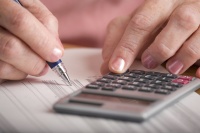 为了活下去，我把估值砍掉80%