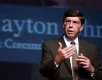 为什么行业巨头会眼睁睁地被后来者颠覆？