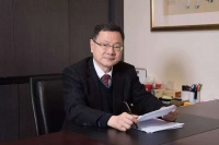 黄明端正式退出大润发CEO：赢了所有对手，却输给了互联网