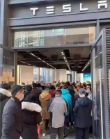 “价格屠夫”特斯拉举刀，这场仗没有输家？