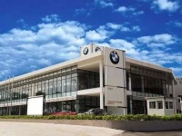 宝马电动车罕见降价：特斯拉的一路追杀与豪华车企的品牌困境