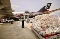 巨亏9亿、王卫道歉，顺丰为何“翻车”？