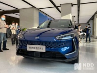 不造车，但卖车：华为体验店变身4S店，首款开卖车型续航1000公里