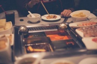 56天跌2000亿，海底捞为何陷入“市值危机”？