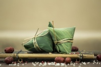 父子联手，卖粽子撑起一个IPO