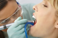 年内涨幅超500%，现代牙科蹭了谁的“热度”？