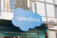 净利润骤降80%背后，Salesforce扛起生态大旗继续“增肥”
