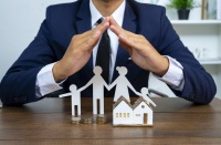 烧钱亏损，股价下行，水滴陷入保险经纪“沙漏”