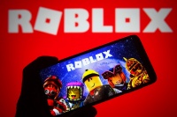 营收翻倍仍未盈利，“元宇宙第一股”Roblox暴涨30%的动力在哪儿？| 财报热评