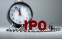 这家公司上市作假，敲假钟、“套牌”交易代码，背后玩的什么花样？