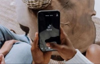 商业手段已黔驴技穷？Meta开始对TikTok进行「政治诋毁」