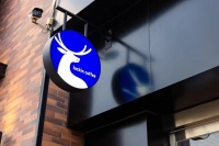 一季度营收大涨，经营利润首次转正，瑞幸距离上市还有多远？｜看财报