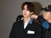 王一博续约4年，乐华娱乐就此高枕无忧？