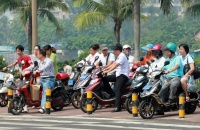 小牛电动：三连跪，光环碎？