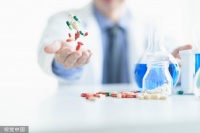 恒瑞医药上半年营收净利双降，业绩暴雷还是利空出尽？| 看财报