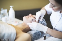 医美业务发展七年营收占比不足10%，苏宁环球营收、利润双降转型艰难 | 看财报