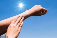 从小黑伞到防晒服，蕉下控股冲击上市，却难摆脱“新消费”模式弊端 | IPO速递