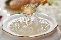 “燕窝第一股”梦碎：年销15亿，却深陷信任危机