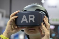 消费级AR眼镜，离爆发还有多远？