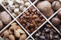 “网红零食第一股”三只松鼠：净利润暴降近八成 频频曝出食品安全问题|看财报