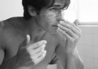 研发低于2%的巨子生物上市，薇娅夫妇浮盈7400万