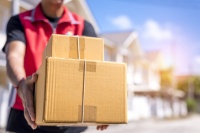 单价提升，业务量下滑，联合包裹Q4大幅砍掉“购车费” | 看财报