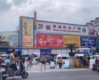 在广州沙河，年租百万服装小档口里的财富梦