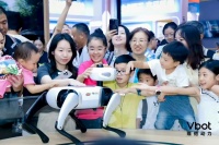 中产家庭，会花上万元买一台陪伴机器人吗？