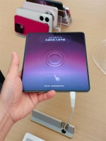 折痕没了！OPPO Find N6登陆线下门店 网友：这才叫无印良品